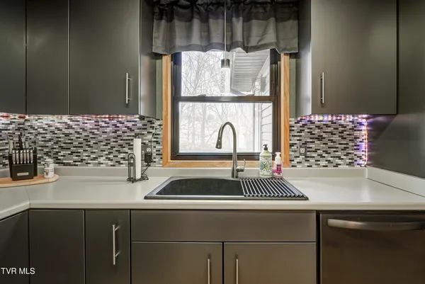 $479,000 | 589 Headtown Road, Jonesborough, TN 37659