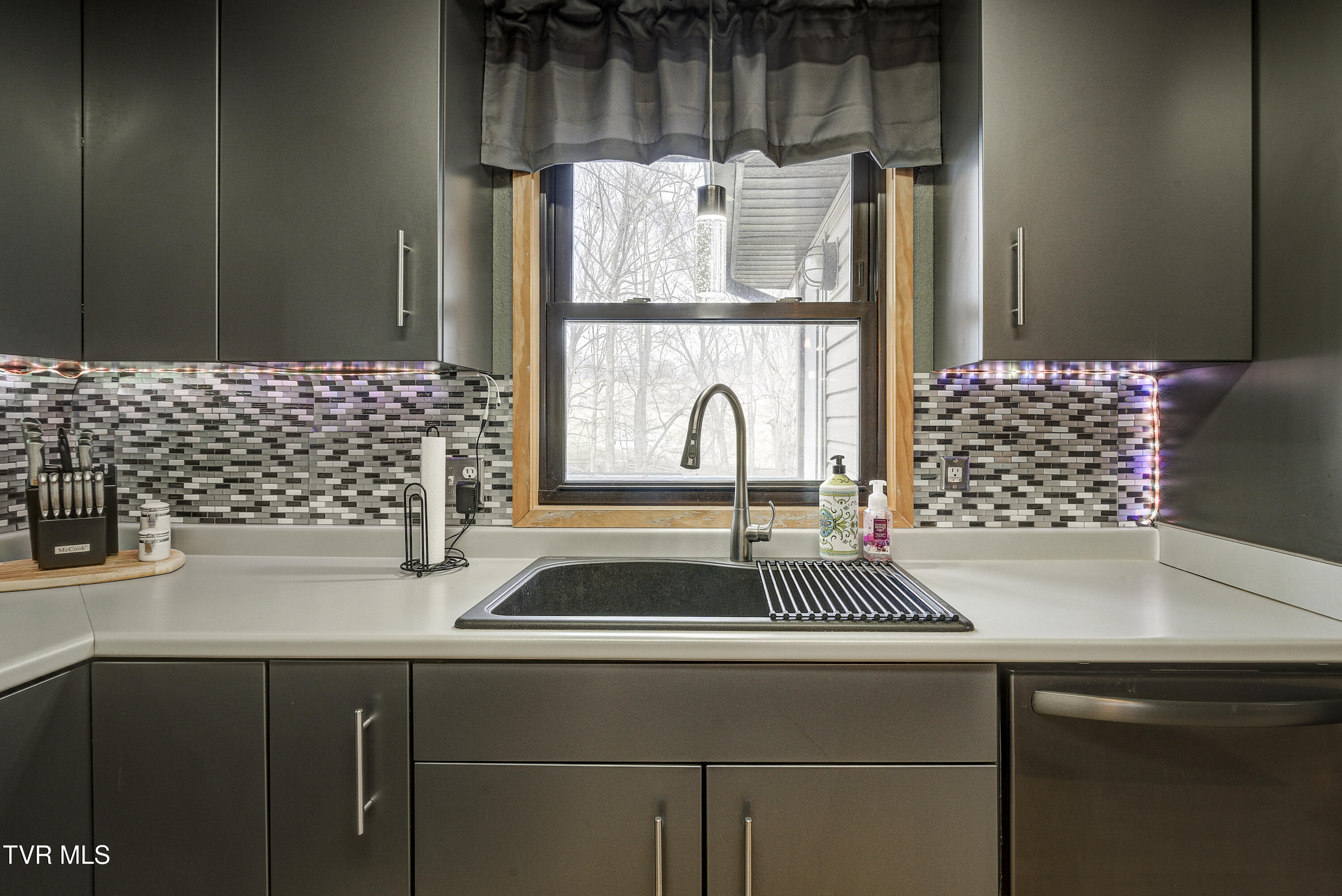 589 Headtown Road Jonesborough, TN 37659 - Photo 18 of 81 HeadtownINTERIOR-12