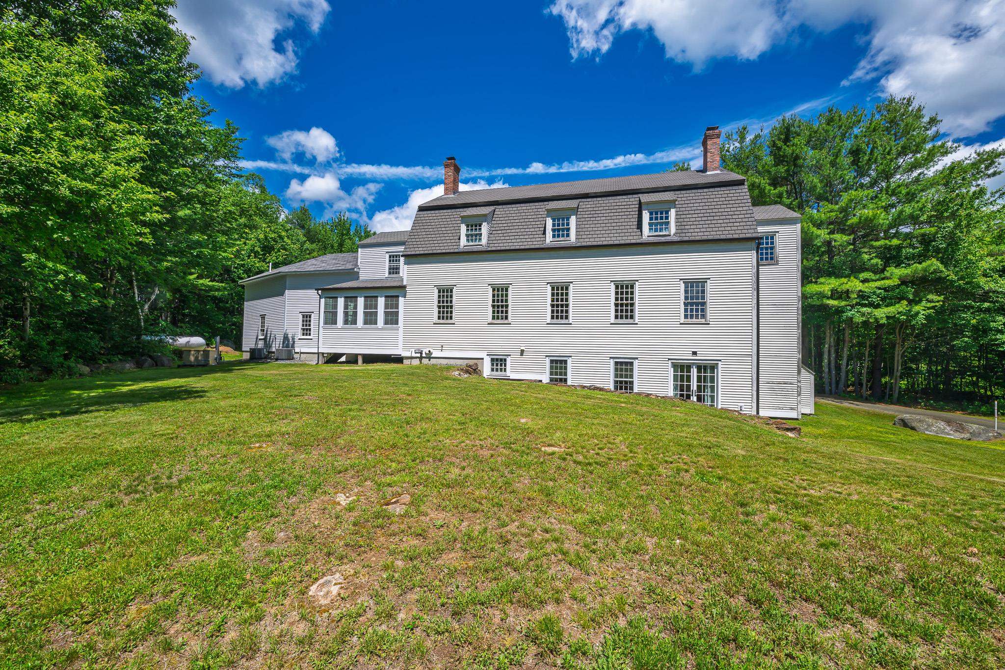 1502 King Hill Road New London, NH 03257 - Photo 4 of 59