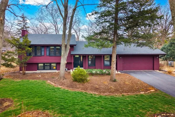 $549,900 | 8S295 College Road, Naperville, IL 60540