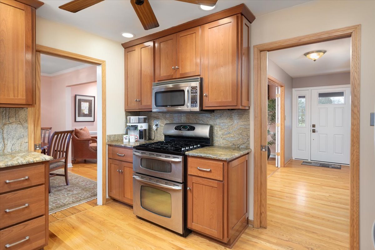 8S295 College Road Naperville, IL 60540 - Photo 11 of 40