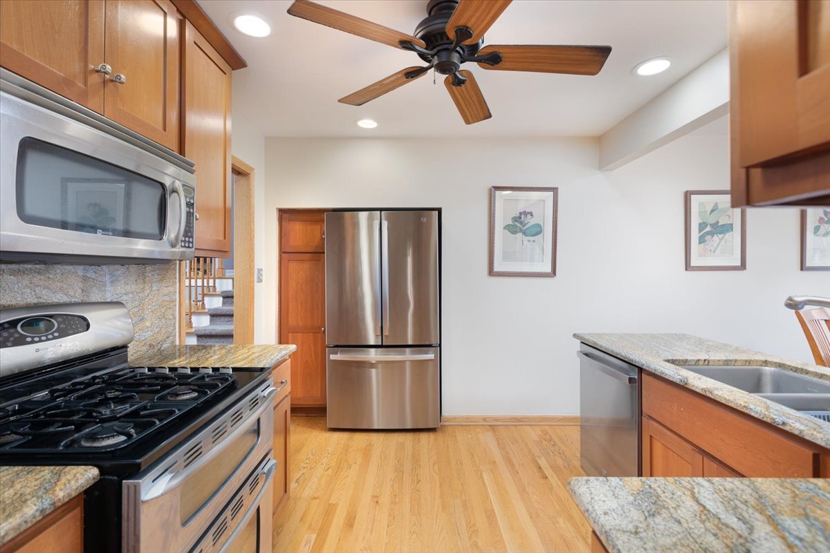 8S295 College Road Naperville, IL 60540 - Photo 12 of 40