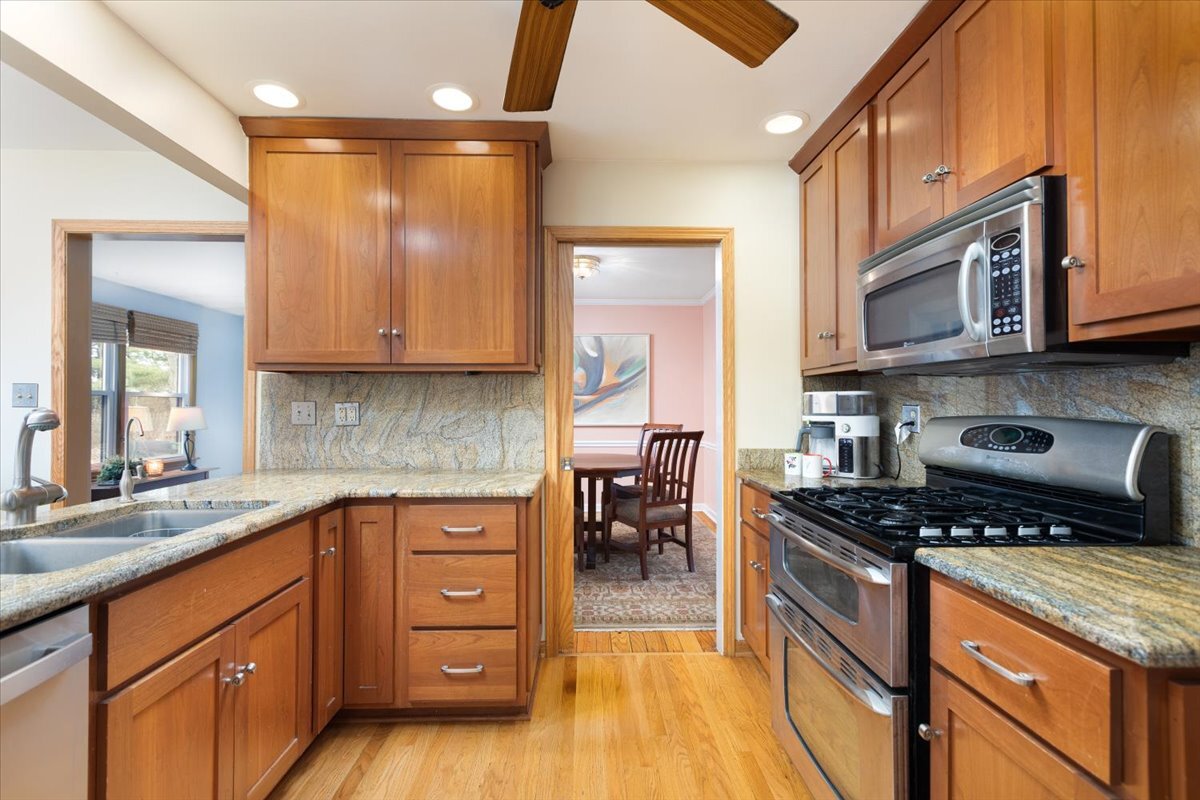 8S295 College Road Naperville, IL 60540 - Photo 10 of 40