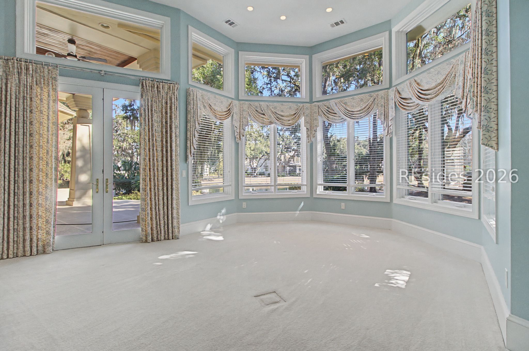 88 Inverness Drive Bluffton, SC 29910 - Photo 23 of 47 Spacious owners suite w/fantastic views.