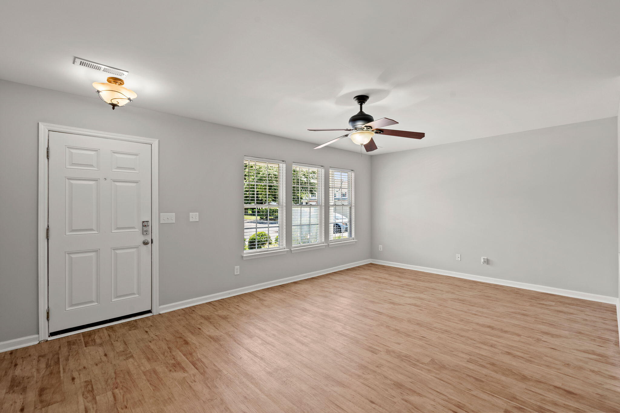 107 Darcy Avenue Goose Creek, SC 29445 - Photo 4 of 28 4