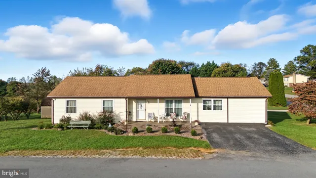 $319,000 | 279 Patrick Henry Way, Charles Town, WV 25414