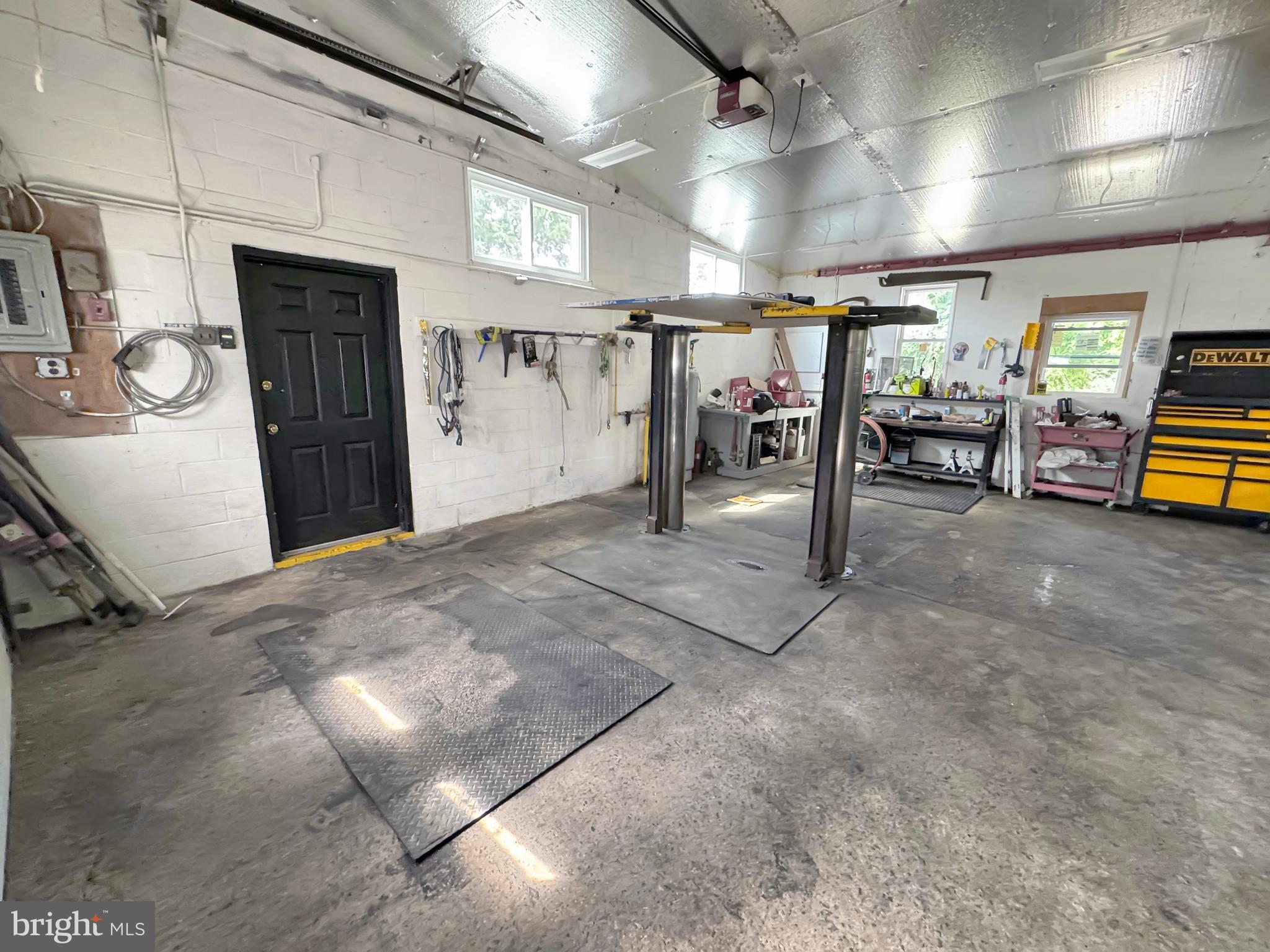 1027 Riverside Drive Pottstown, PA 19465 - Photo 19 of 24 a view of a garage