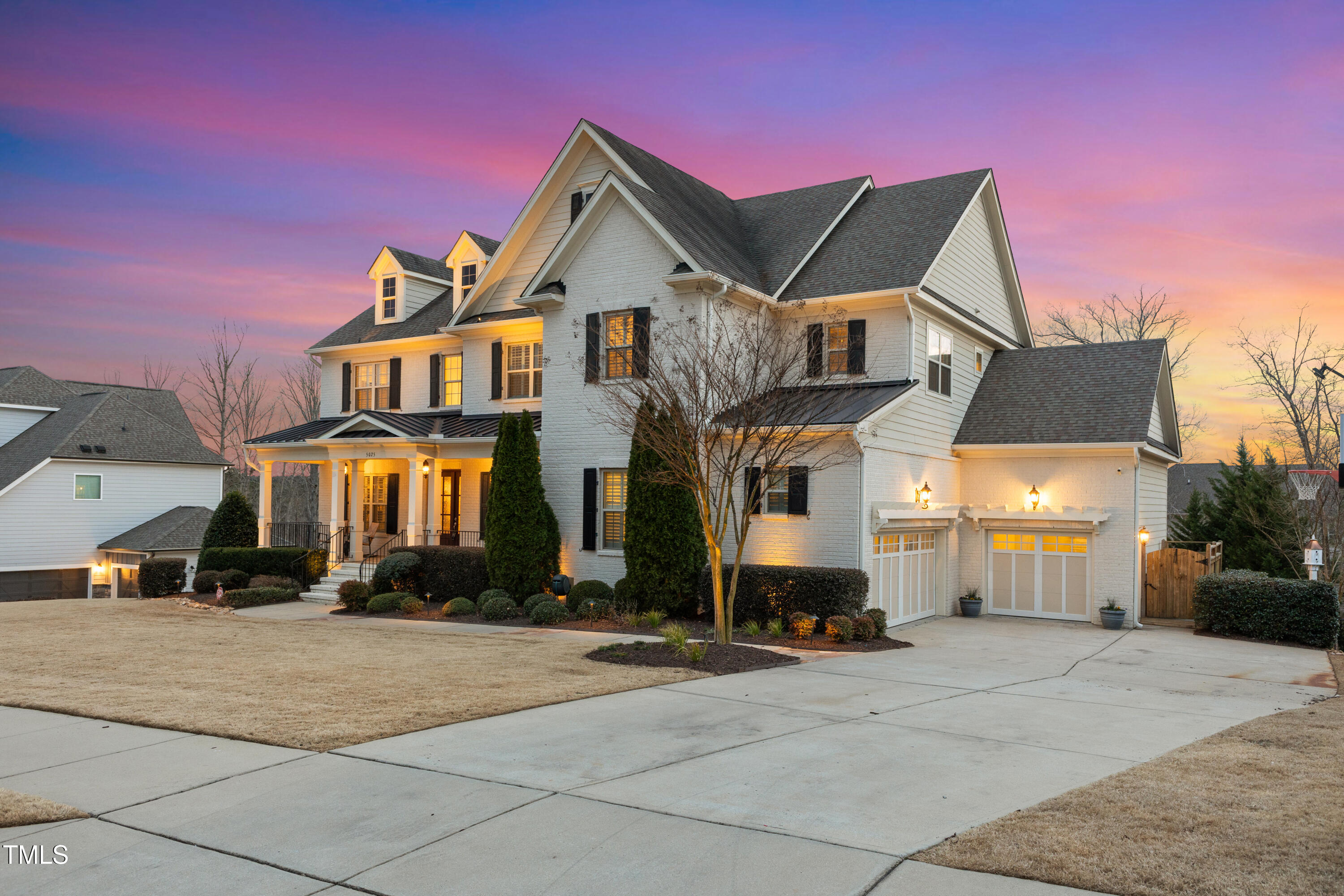 5025 Fanyon Way Raleigh, NC 27612 - Photo 4 of 69 Twilight Garage