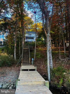 $939,900 | 359 Valley Stream Road, Severna Park, MD 21146