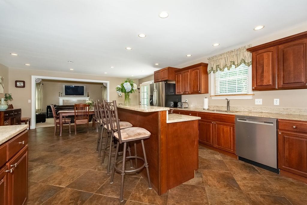 8 Linwood Lane Stratham, NH 03885 - Photo 16 of 40