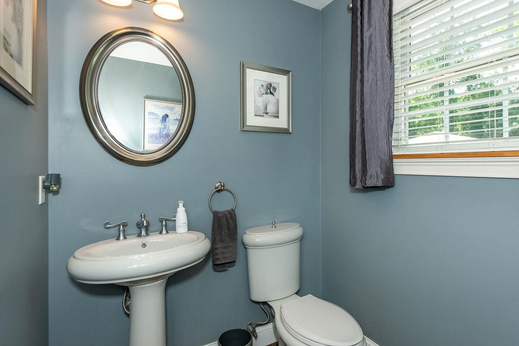 8 Linwood Lane Stratham, NH 03885 - Photo 23 of 40
