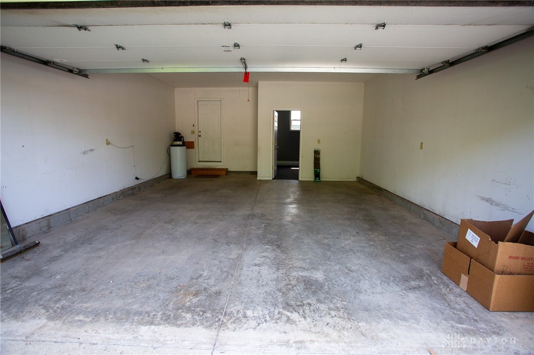 1501 Victory Road Springfield, OH 45504 - Photo 22 of 51 Gallery Image 22
