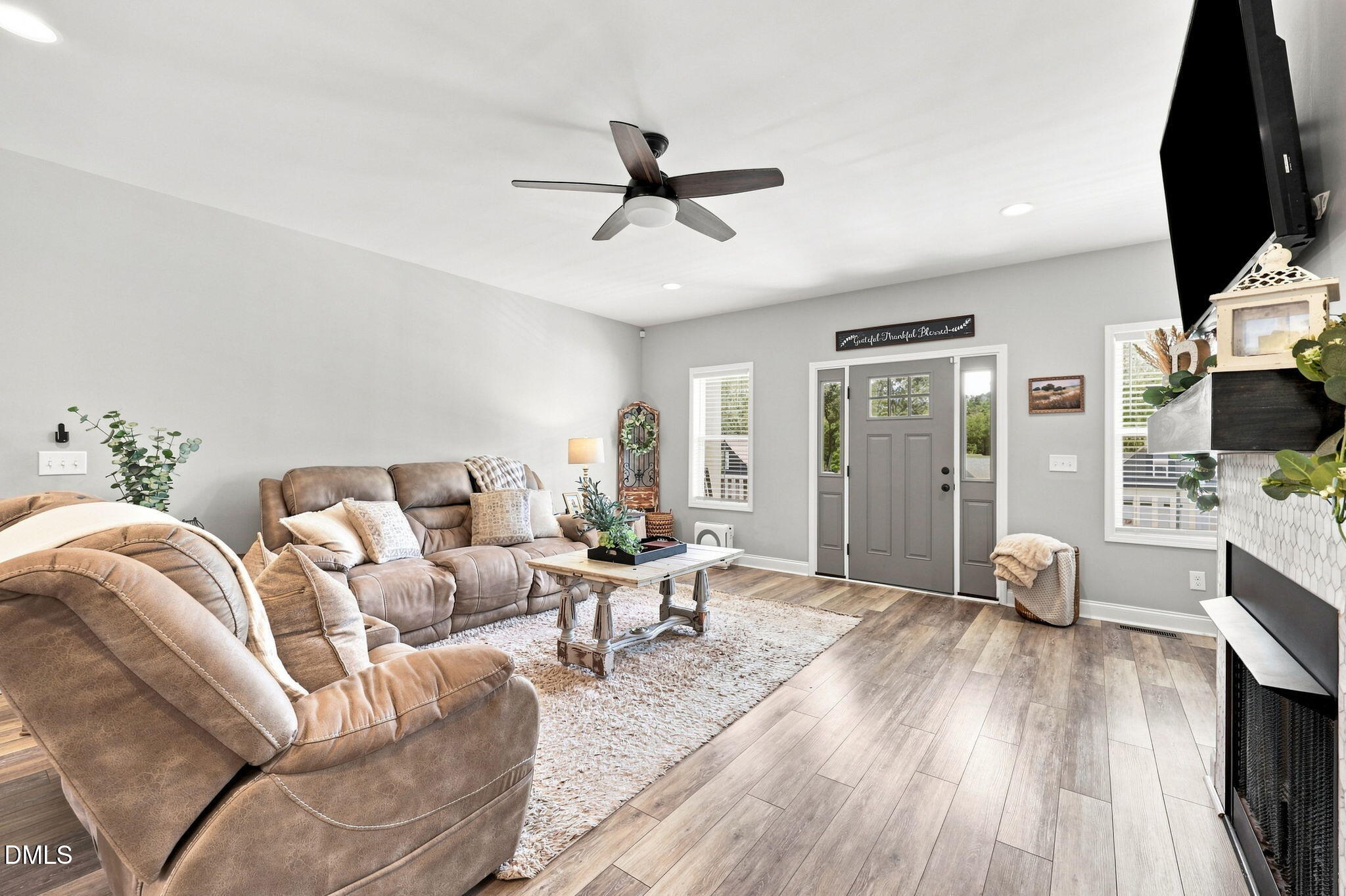3632 Warfield Road Graham, NC 27253 - Photo 5 of 40 Living Room
