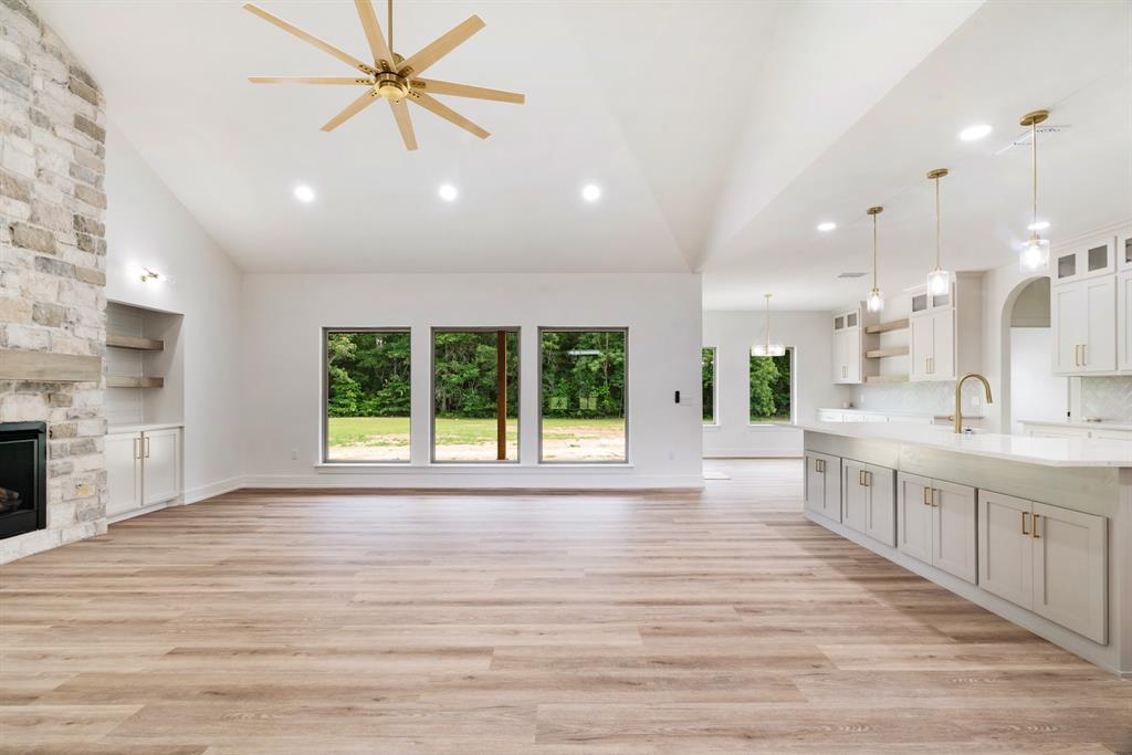 250 Private Road Blossom, TX 75416 - Photo 7 of 34