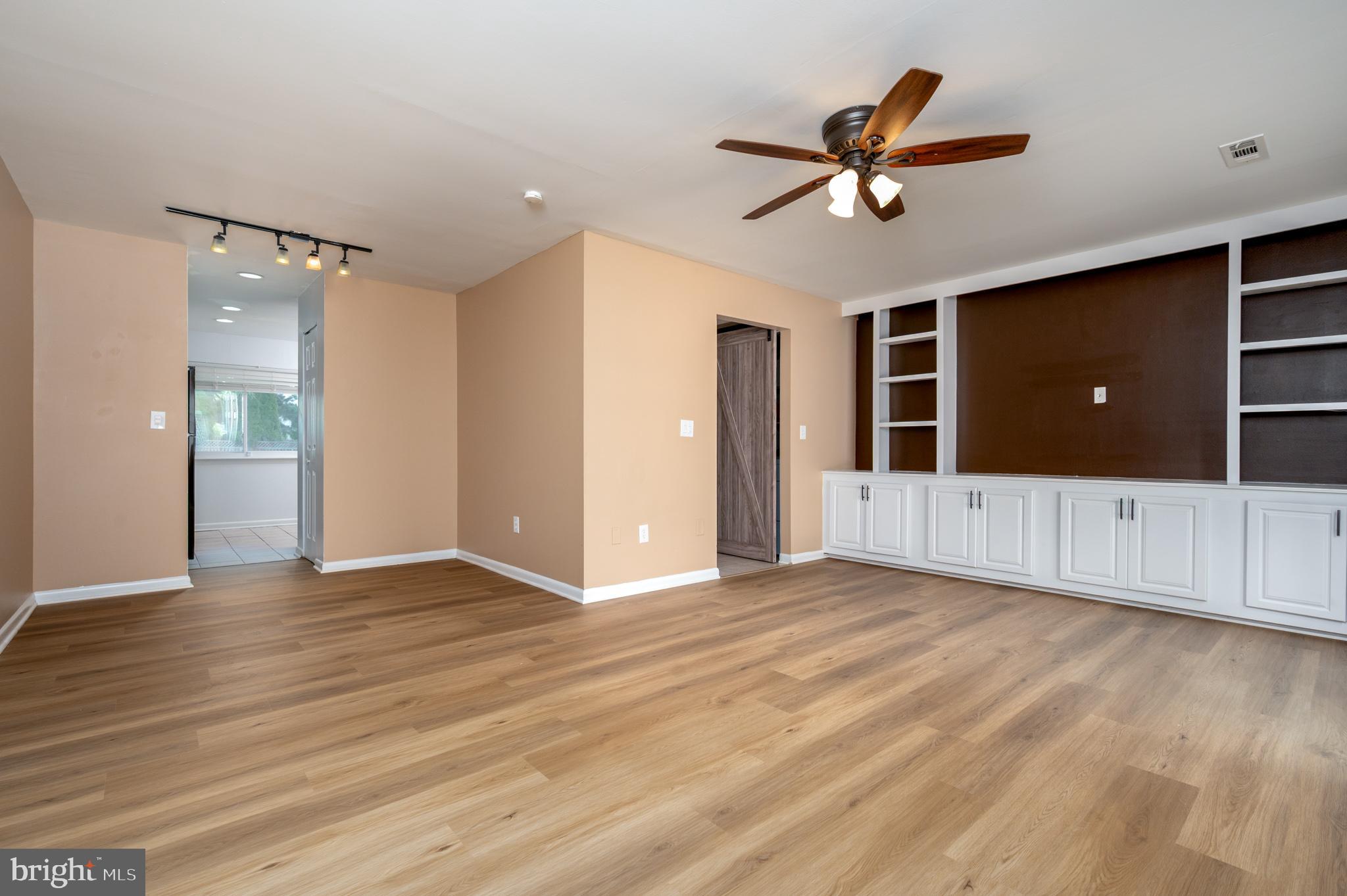 1008 Cedar Ridge Court Annapolis, MD 21403 - Photo 13 of 32 Spacious family room