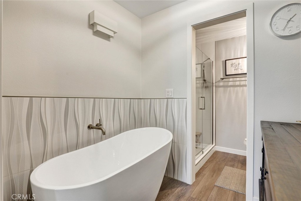 7890 East Spring Street, Unit 23H Long Beach, CA 90815 - Photo 14 of 39 Primary bathroom