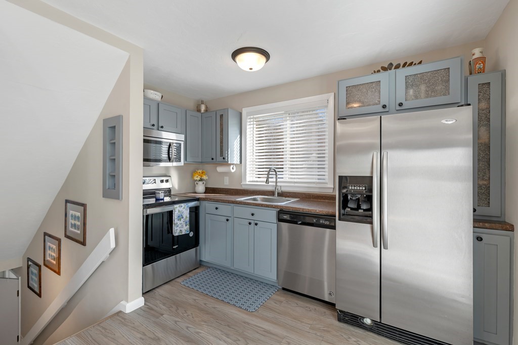 6 Cumberland Road, Unit 17 Gilford, NH 03249 - Photo 6 of 42 Gallery Image 6