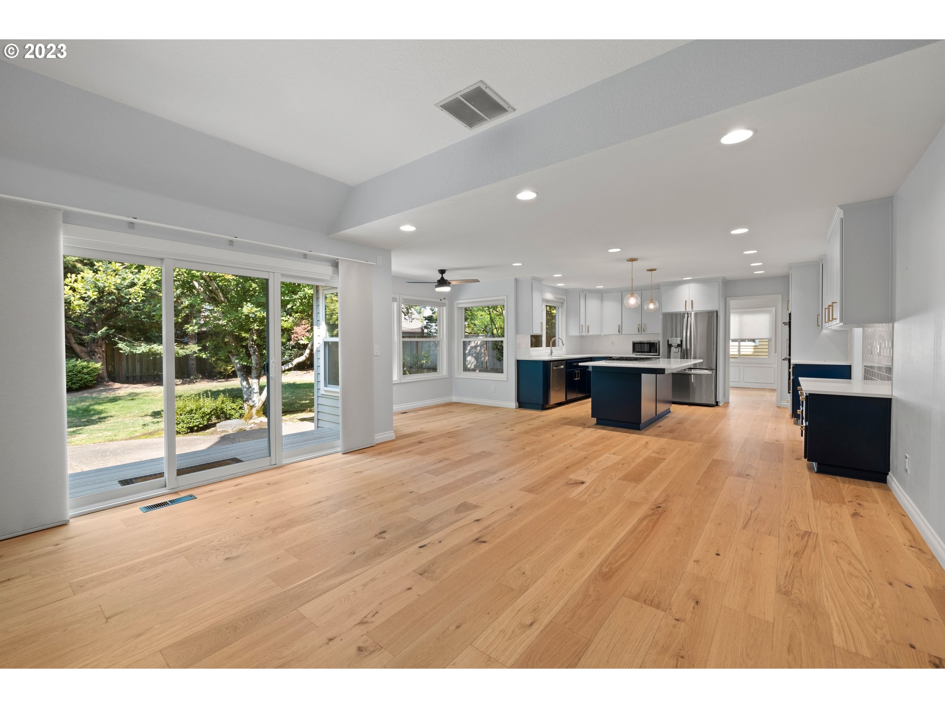 13104 Rogers Road Lake Oswego, OR 97035 - Photo 15 of 47 Gallery Image 15