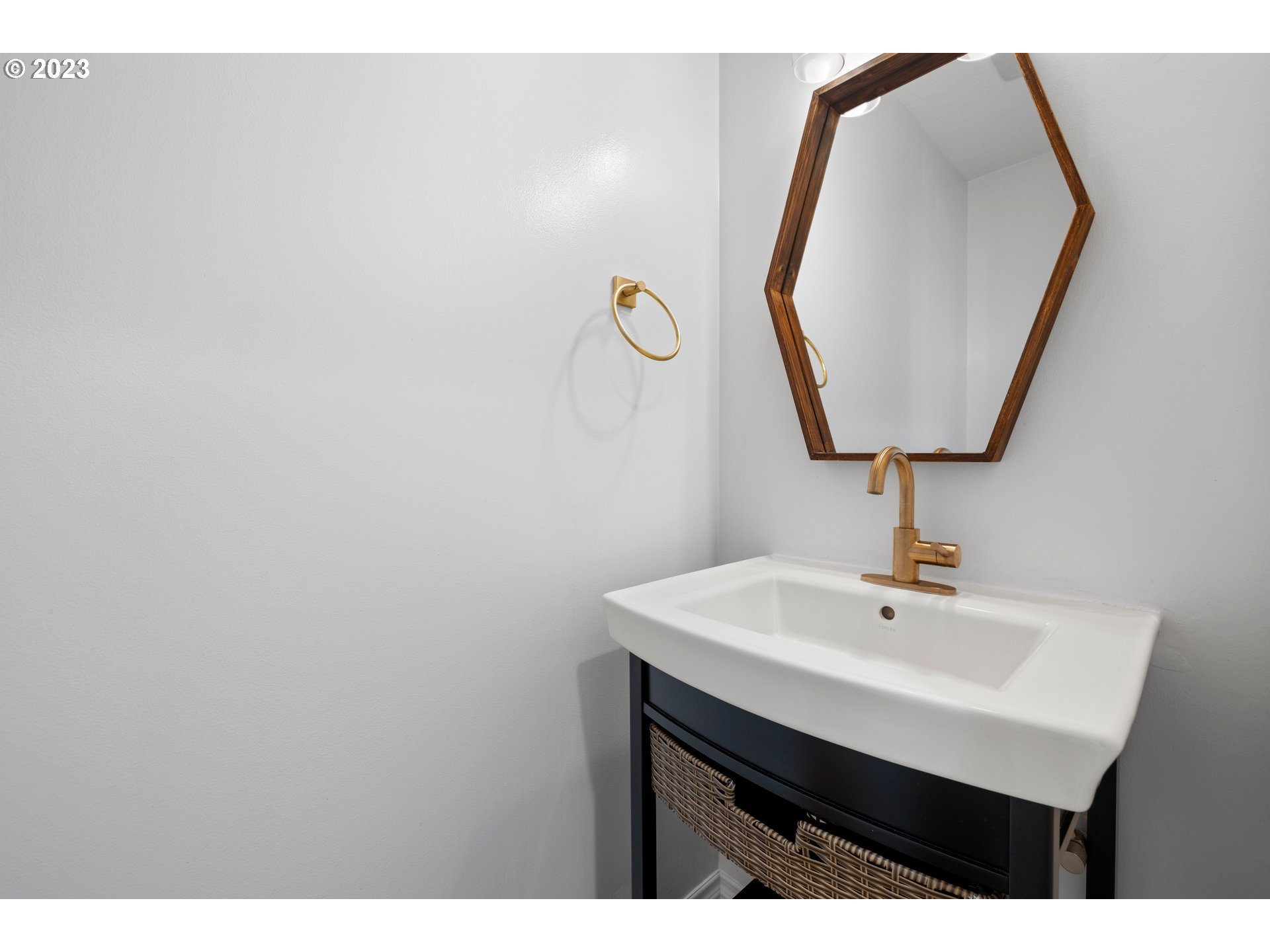 13104 Rogers Road Lake Oswego, OR 97035 - Photo 19 of 47 Gallery Image 19