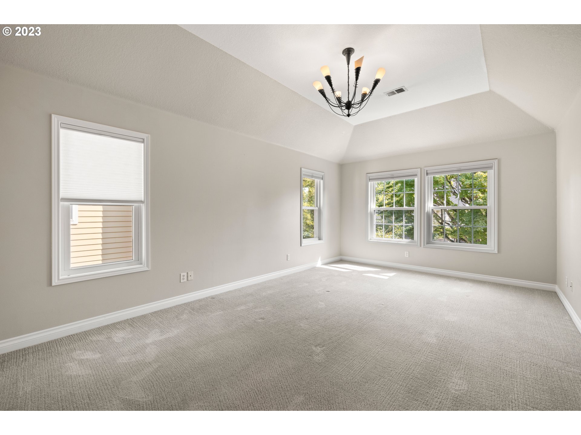 13104 Rogers Road Lake Oswego, OR 97035 - Photo 24 of 47 Gallery Image 24