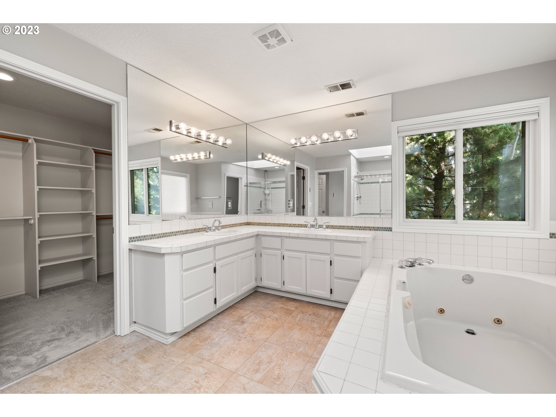 13104 Rogers Road Lake Oswego, OR 97035 - Photo 29 of 47 Gallery Image 29