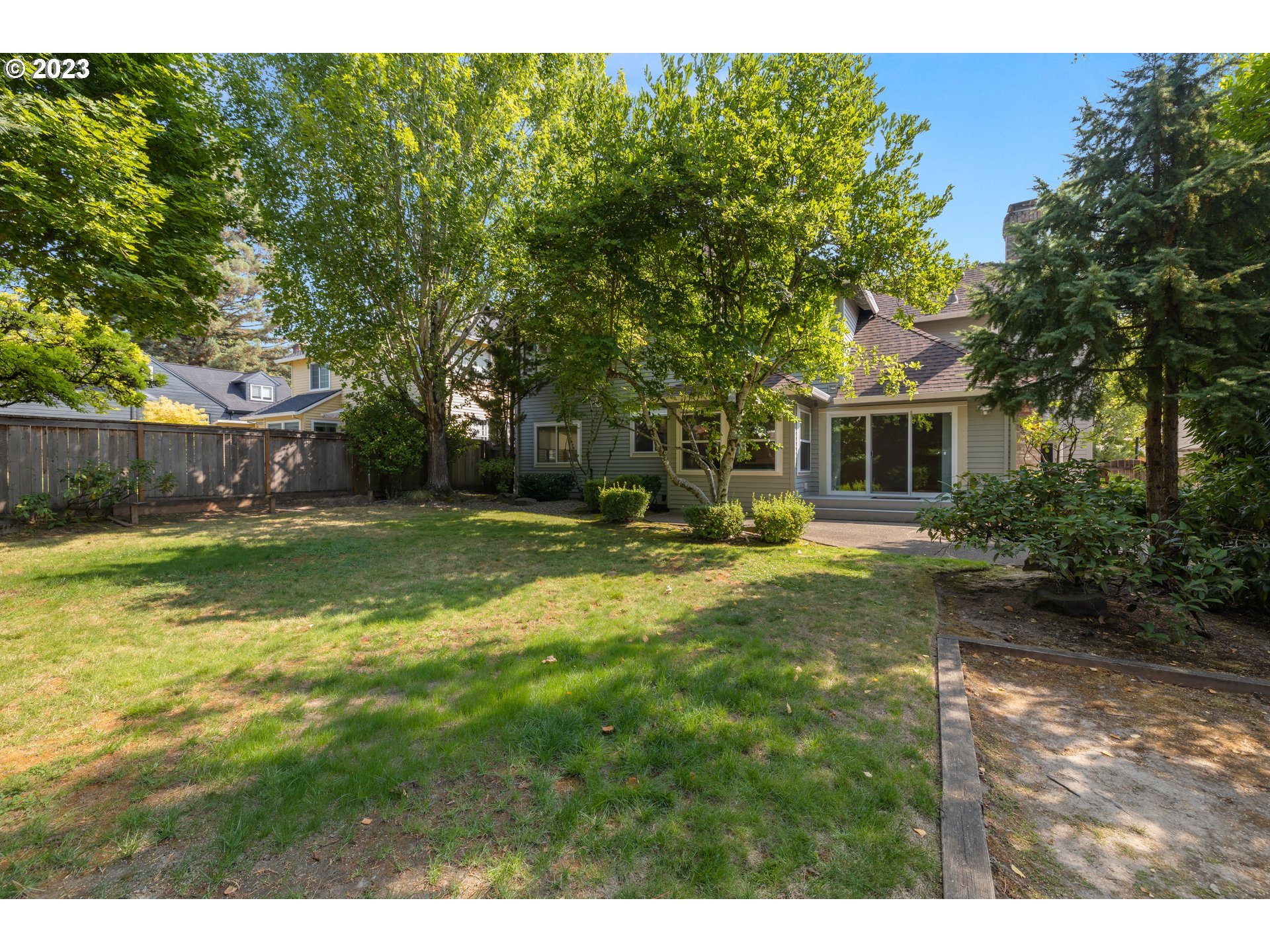 13104 Rogers Road Lake Oswego, OR 97035 - Photo 40 of 47 Gallery Image 40