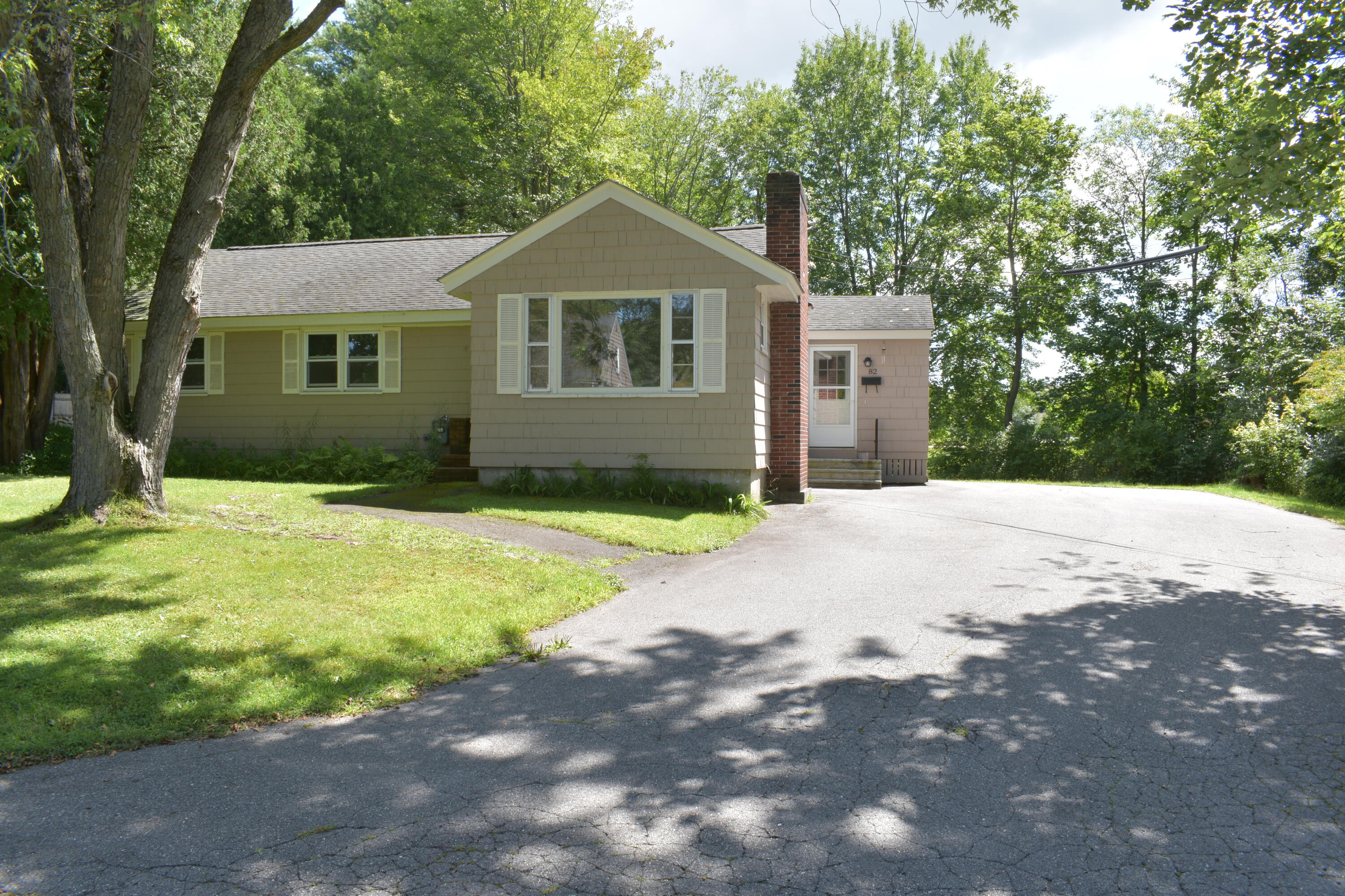 82 Farnham Street Portland, ME 04103 - Photo 2 of 25 MOB_2224