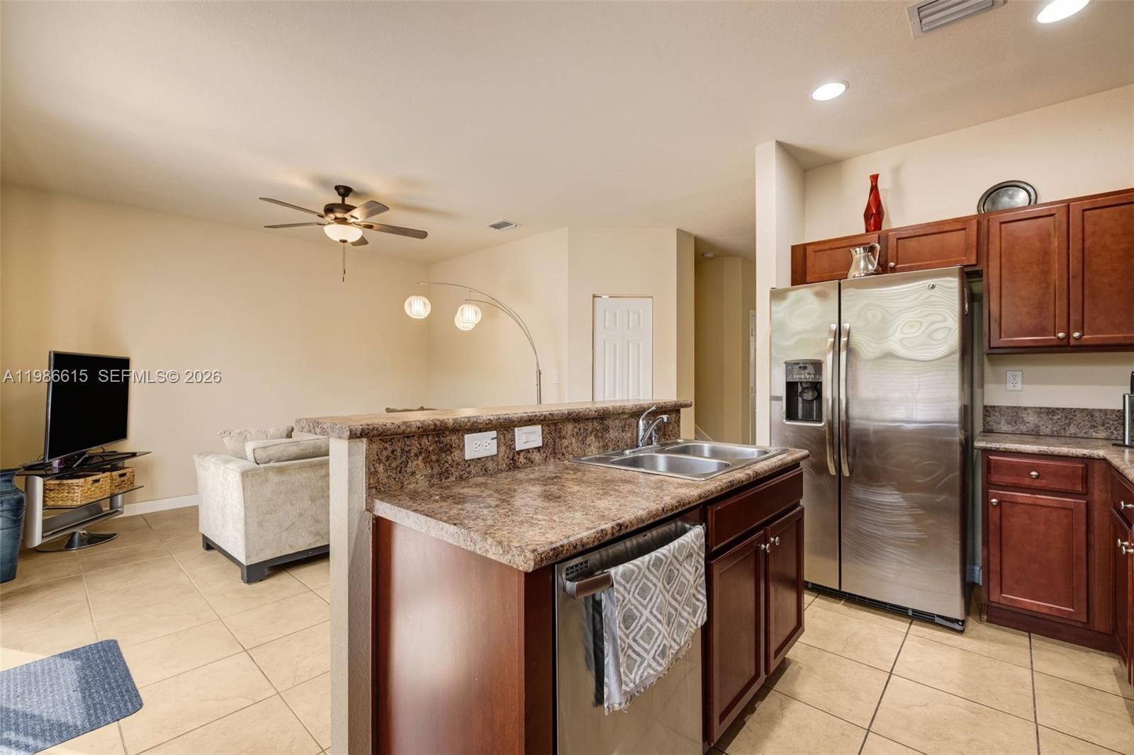 4233 Southwest 164th Court Miami, FL 33185 - Photo 12 of 33
