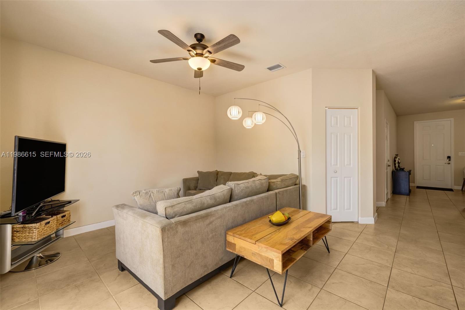 4233 Southwest 164th Court Miami, FL 33185 - Photo 7 of 33