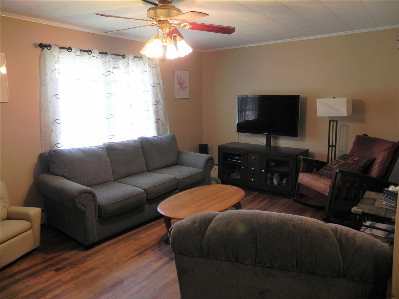 234 Kings Road Schenectady, NY 12304 - Photo 4 of 25 Photo 4