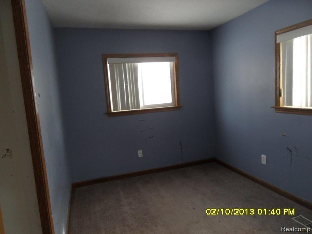48580 Fairchild Road Macomb, MI 48042 - Photo 9 of 19 9.JPG
