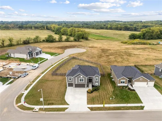 $450,000 | 1325 Northeast 122nd Street, Kansas City, MO 64165