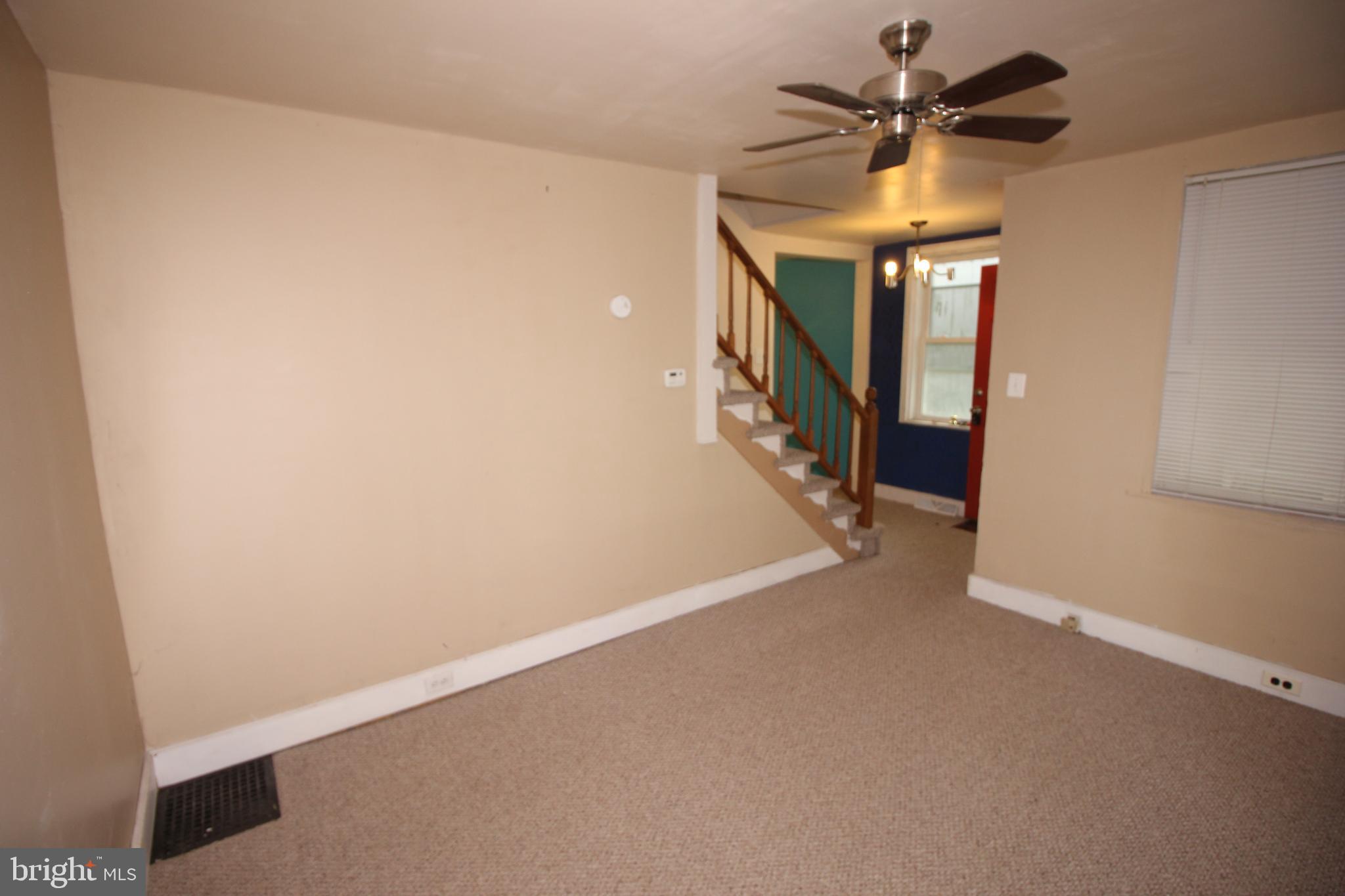2981 Sumter Road Camden, NJ 08104 - Photo 11 of 18 Living room