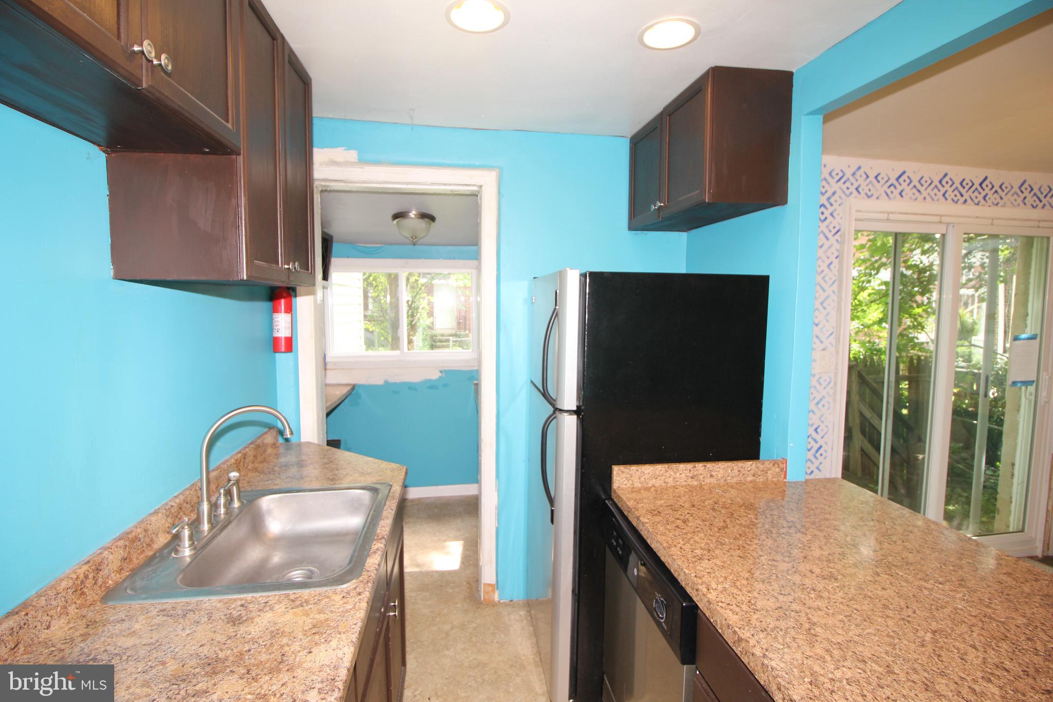 2981 Sumter Road Camden, NJ 08104 - Photo 4 of 18 Kitchen