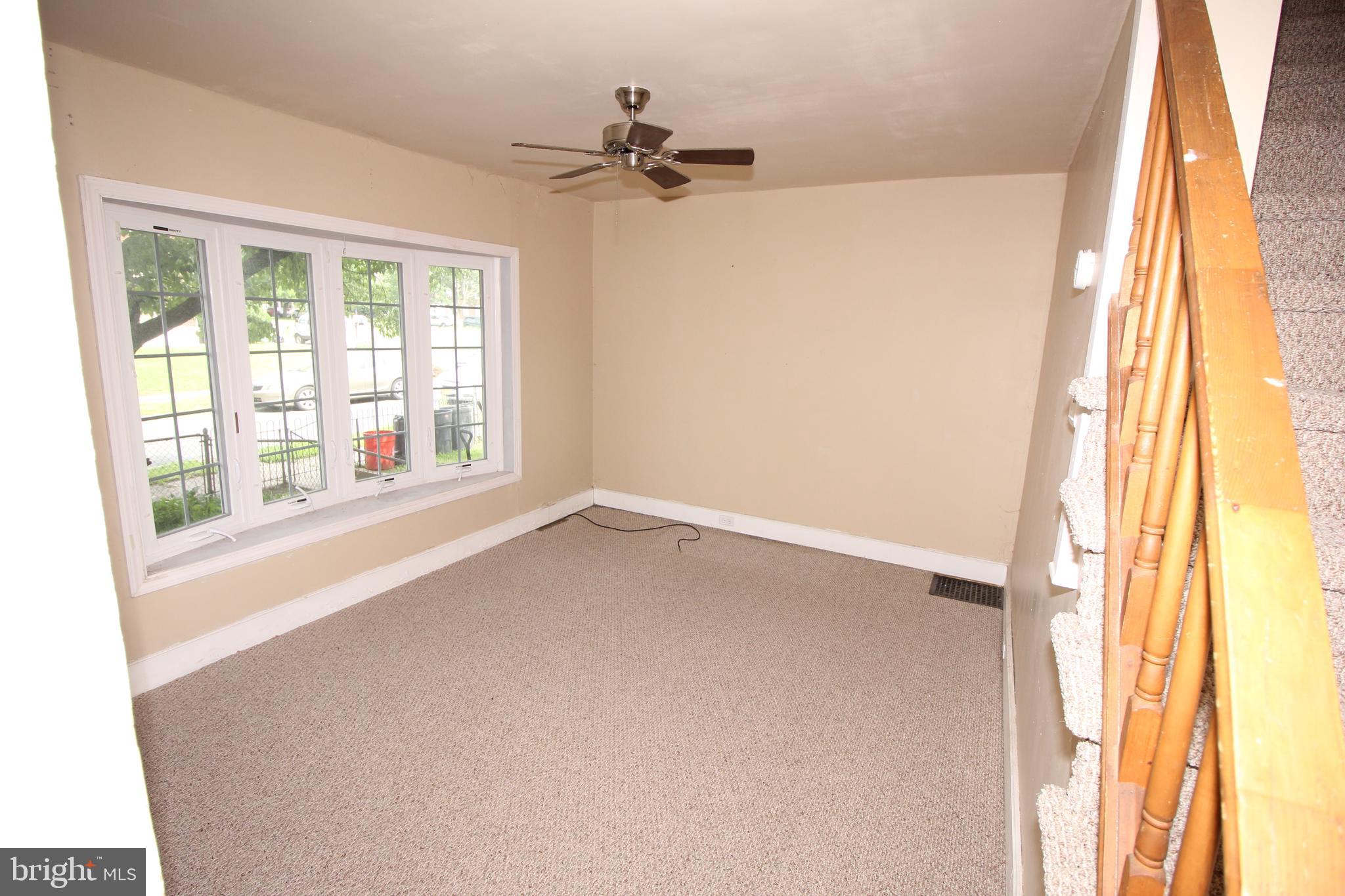 2981 Sumter Road Camden, NJ 08104 - Photo 10 of 18 Living room