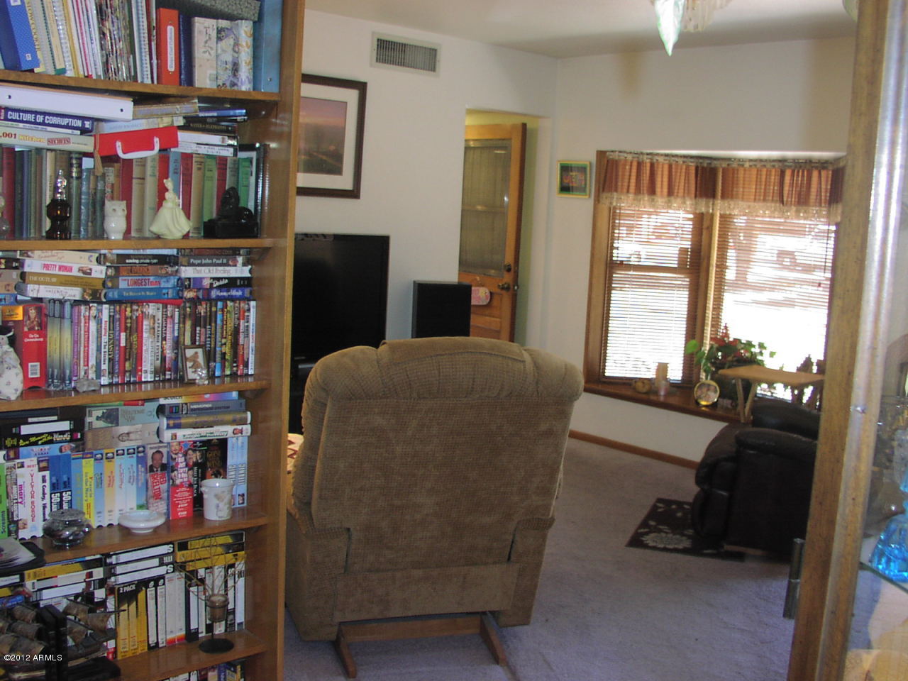 3109 North 39th Street Phoenix, AZ 85018 - Photo 3 of 21 Family Room -1