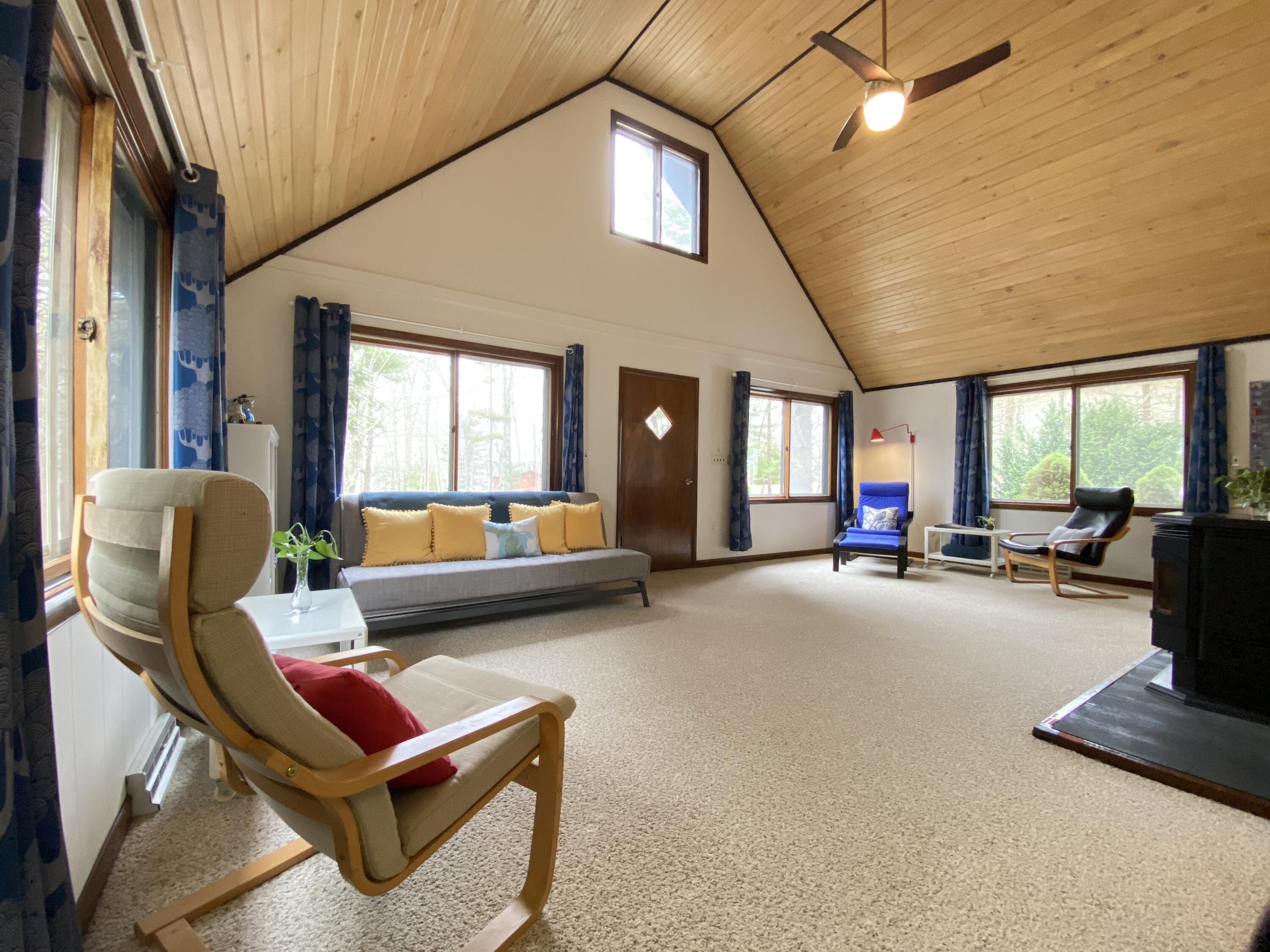 6111 Longbridge Road Pentwater, MI 49449 - Photo 11 of 41 Living Room