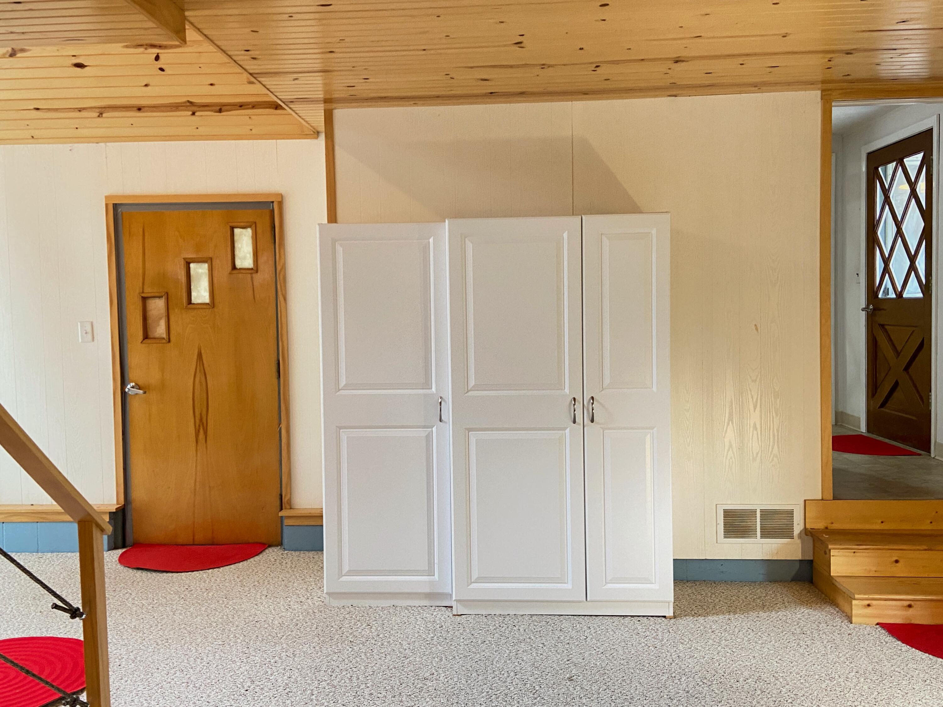 6111 Longbridge Road Pentwater, MI 49449 - Photo 30 of 41 New Family Room