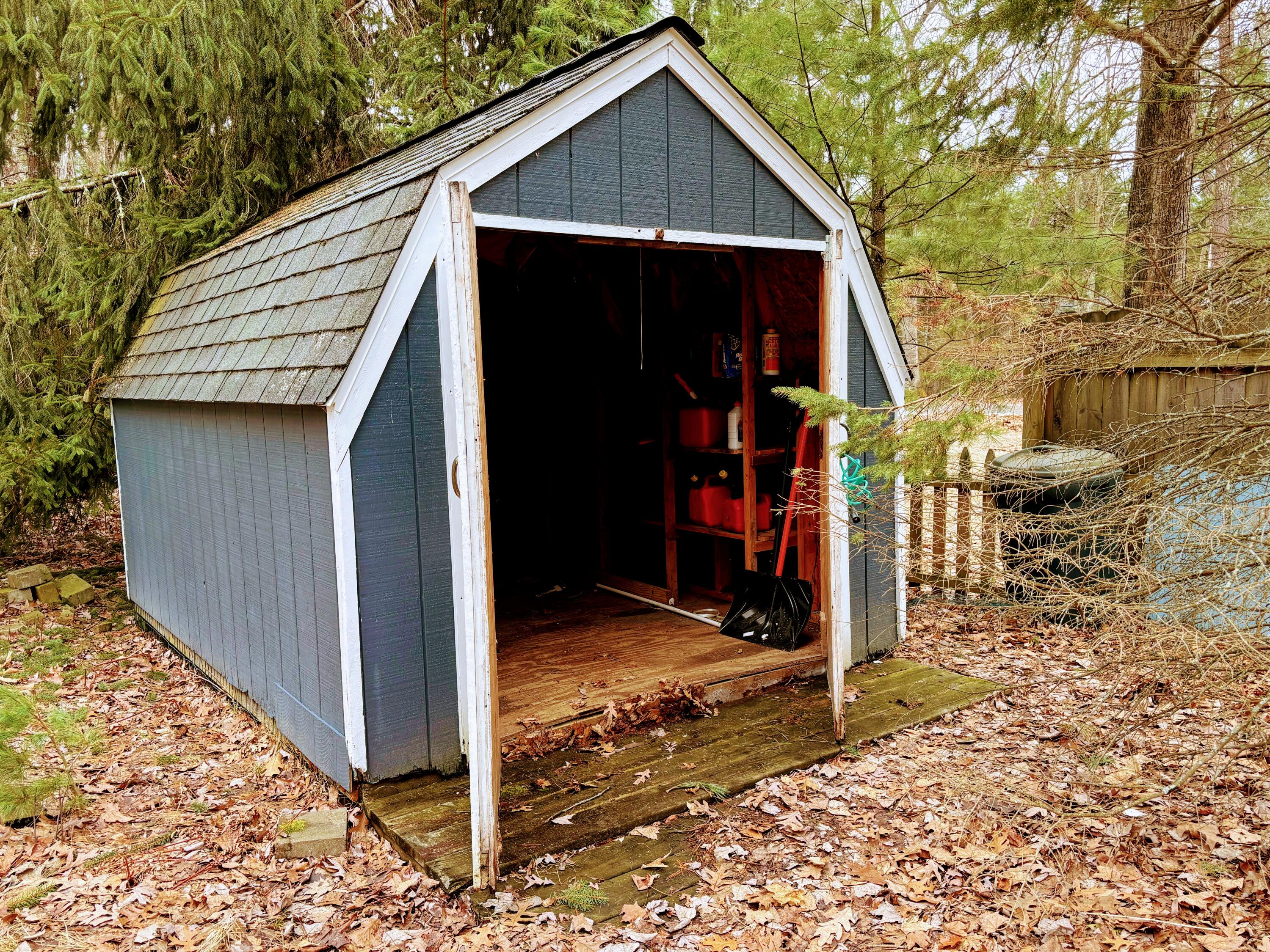 6111 Longbridge Road Pentwater, MI 49449 - Photo 9 of 41 Shed 1