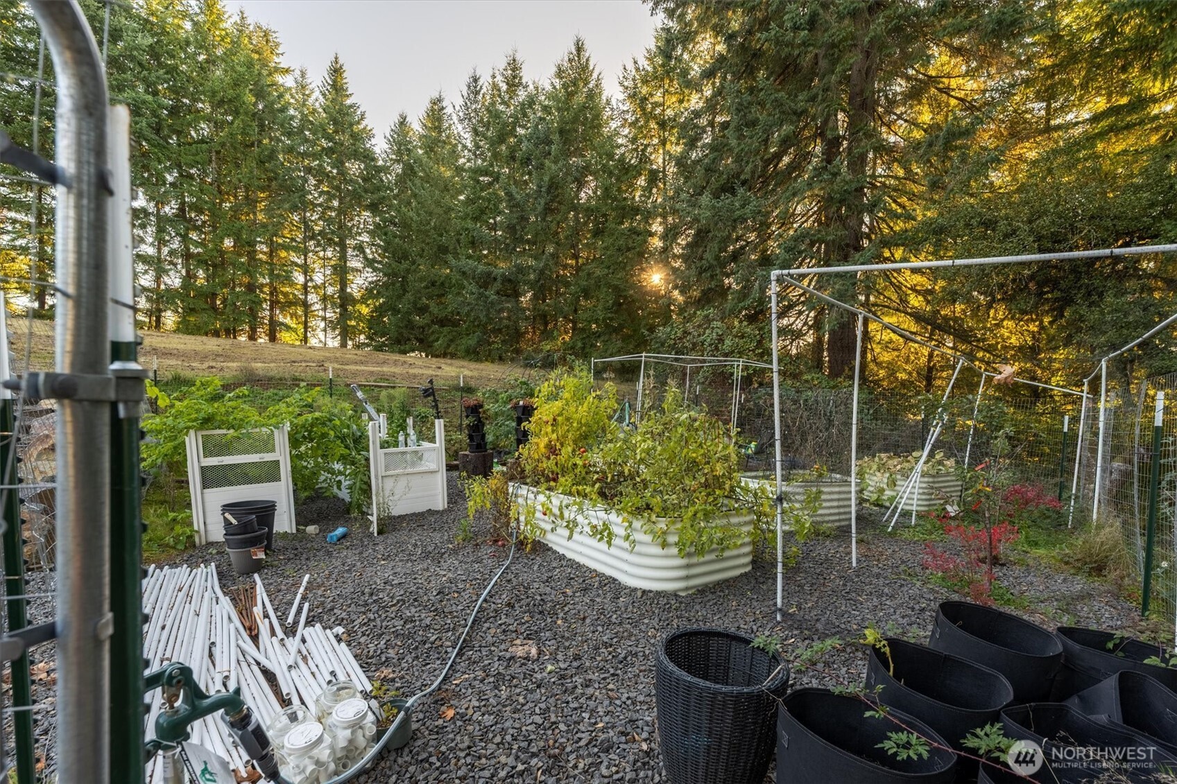 508 Caldwell Road Castle Rock, WA 98611 - Photo 38 of 40 a garden view with a seating space