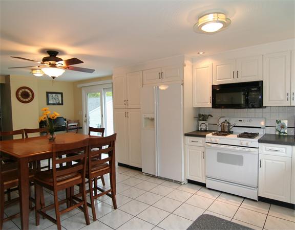 575 Lowell Street Wakefield, MA 01880 - Photo 12 of 28