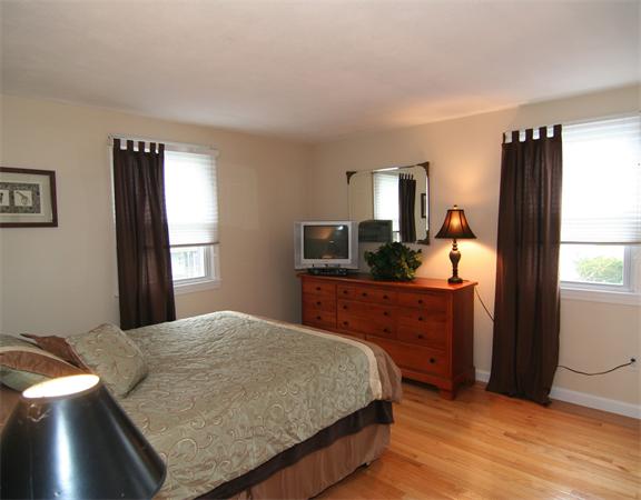 575 Lowell Street Wakefield, MA 01880 - Photo 17 of 28