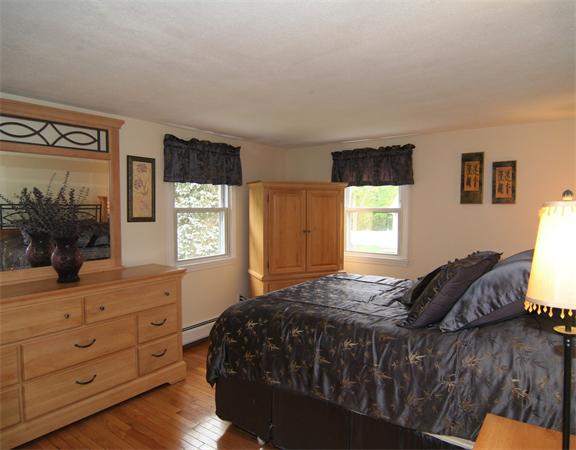 575 Lowell Street Wakefield, MA 01880 - Photo 18 of 28