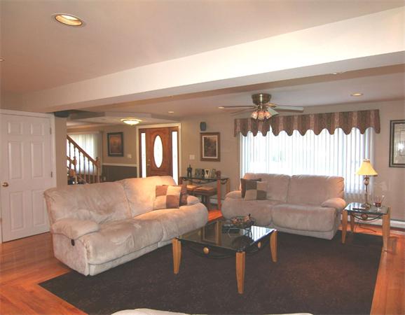 575 Lowell Street Wakefield, MA 01880 - Photo 7 of 28