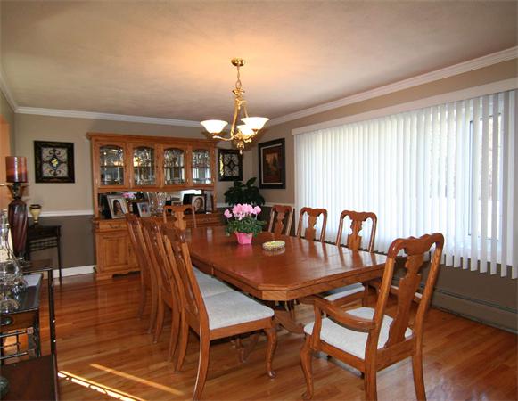 575 Lowell Street Wakefield, MA 01880 - Photo 8 of 28