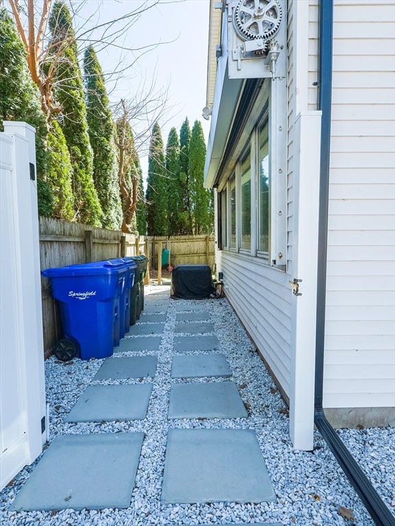 17 Lombard Street Springfield, MA 01105 - Photo 26 of 29