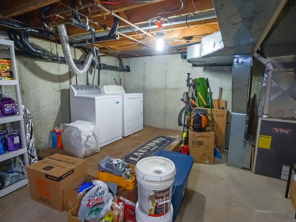 17 Lombard Street Springfield, MA 01105 - Photo 28 of 29