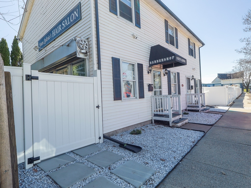 17 Lombard Street Springfield, MA 01105 - Photo 3 of 29