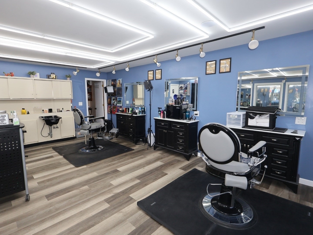 17 Lombard Street Springfield, MA 01105 - Photo 4 of 29