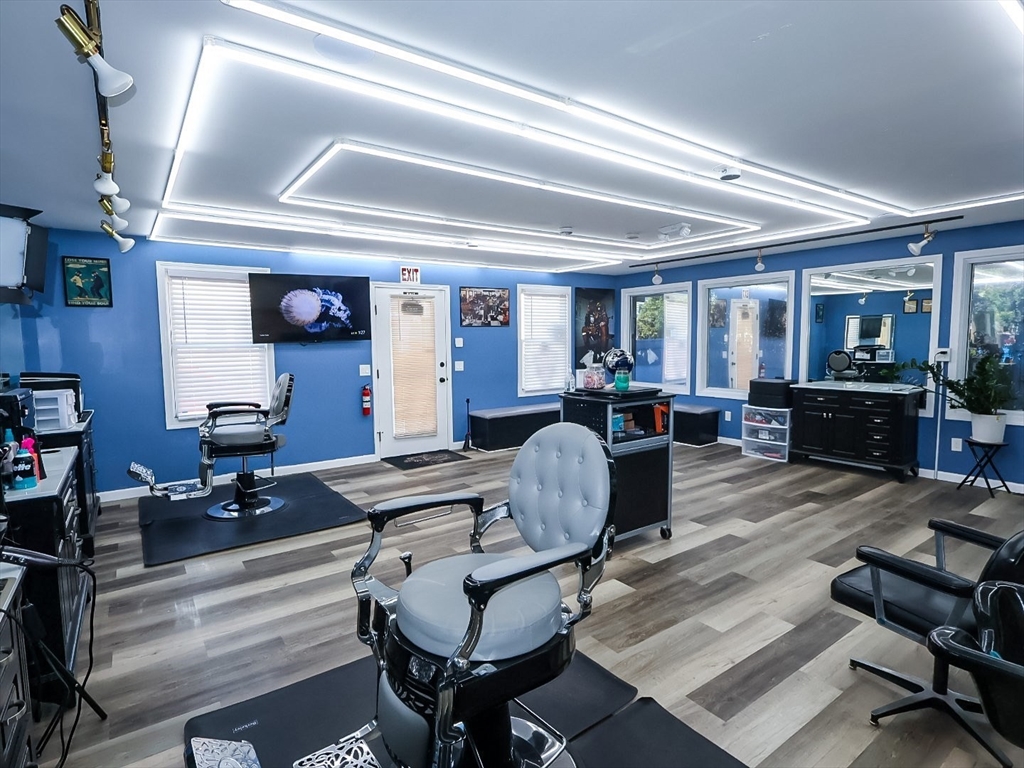 17 Lombard Street Springfield, MA 01105 - Photo 5 of 29